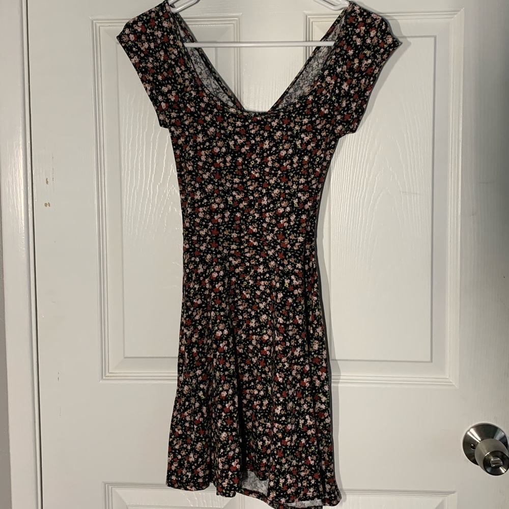 Kirra Floral Dress Size SMALL